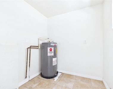 4418 W Fairview Heights - Photo Thumbnail 17
