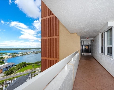 17940 Gulf Boulevard - Photo Thumbnail 6