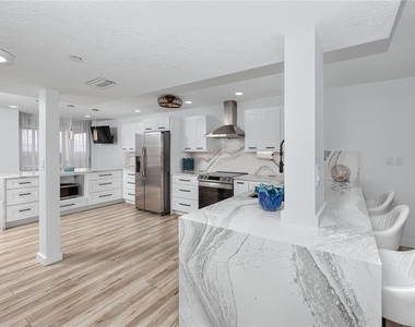 17940 Gulf Boulevard - Photo Thumbnail 13