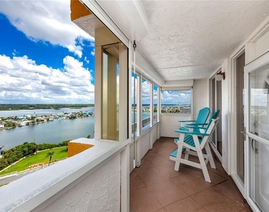 17940 Gulf Boulevard - Photo Thumbnail 7