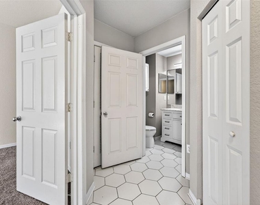 105 Bradford Beach Court - Photo Thumbnail 17