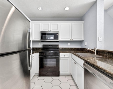 105 Bradford Beach Court - Photo Thumbnail 10