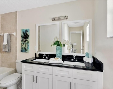 4303 N 30th Street - Photo Thumbnail 13