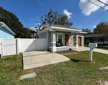 4303 N 30th Street - Photo Thumbnail 2