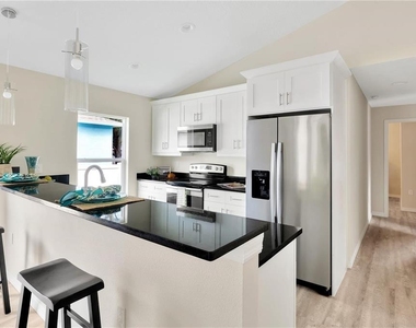 4303 N 30th Street - Photo Thumbnail 6