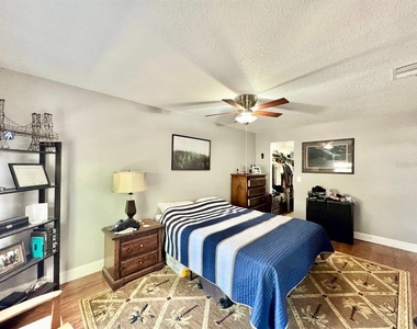 5216 Tennis Court Circle - Photo Thumbnail 15