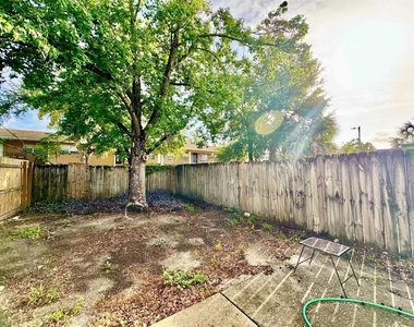 5216 Tennis Court Circle - Photo Thumbnail 23