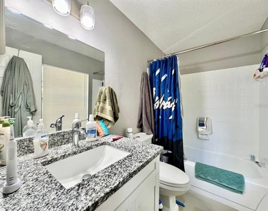 5216 Tennis Court Circle - Photo Thumbnail 17