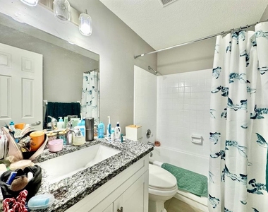 5216 Tennis Court Circle - Photo Thumbnail 21