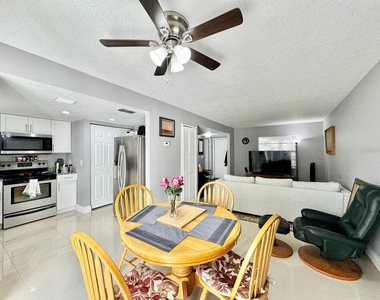 5216 Tennis Court Circle - Photo Thumbnail 8