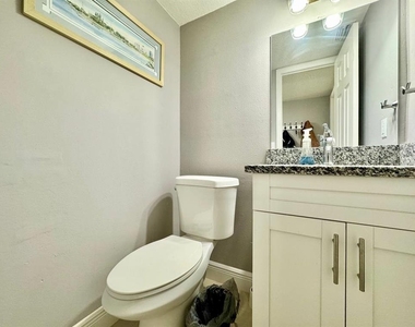 5216 Tennis Court Circle - Photo Thumbnail 13