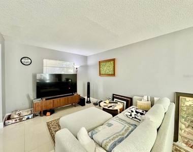 5216 Tennis Court Circle - Photo Thumbnail 5