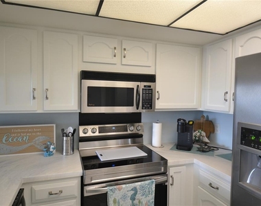 238 Mariner Drive - Photo Thumbnail 4