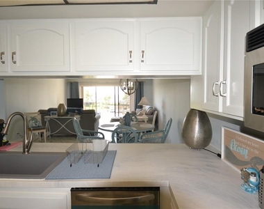 238 Mariner Drive - Photo Thumbnail 5