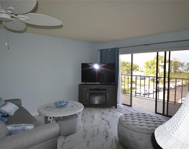 238 Mariner Drive - Photo Thumbnail 7