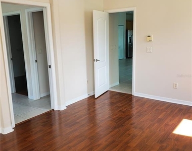 1029 Millebourne Way - Photo Thumbnail 12