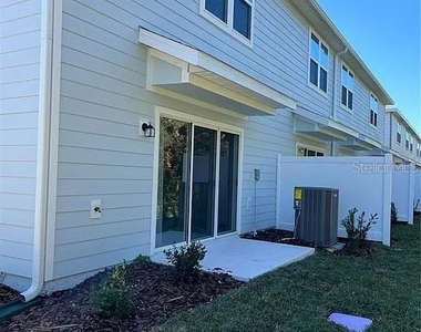 4569 Sparkling Shell Avenue - Photo Thumbnail 4