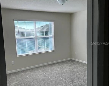 4569 Sparkling Shell Avenue - Photo Thumbnail 13