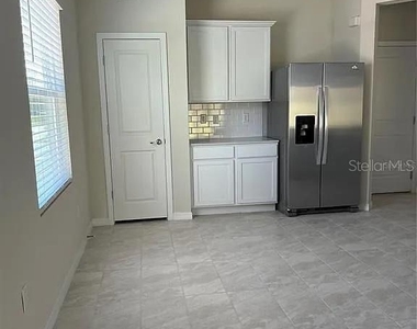 4569 Sparkling Shell Avenue - Photo Thumbnail 7