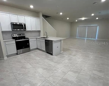 4569 Sparkling Shell Avenue - Photo Thumbnail 10