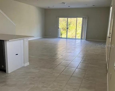 4569 Sparkling Shell Avenue - Photo Thumbnail 9