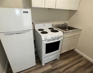 622 Royalty Court - Photo Thumbnail 4