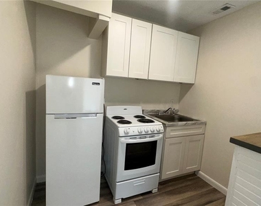 622 Royalty Court - Photo Thumbnail 5