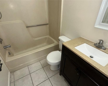 622 Royalty Court - Photo Thumbnail 1
