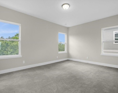 7818 Spectrum Drive - Photo Thumbnail 16