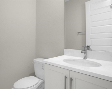 7818 Spectrum Drive - Photo Thumbnail 15