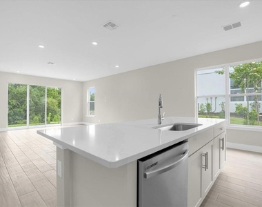 7818 Spectrum Drive - Photo Thumbnail 5