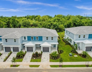 7818 Spectrum Drive - Photo Thumbnail 1