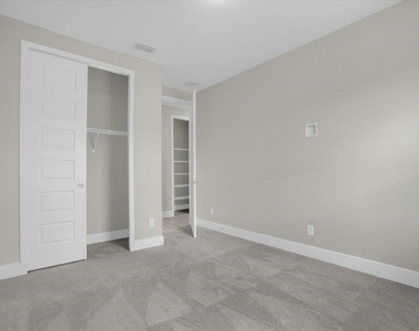 7818 Spectrum Drive - Photo Thumbnail 14