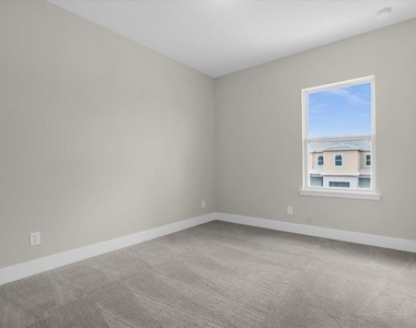 7818 Spectrum Drive - Photo Thumbnail 18