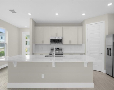 7818 Spectrum Drive - Photo Thumbnail 6