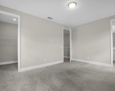 7818 Spectrum Drive - Photo Thumbnail 17