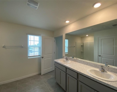 2113 Nw 247 Drive - Photo Thumbnail 20