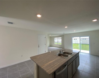 2113 Nw 247 Drive - Photo Thumbnail 6