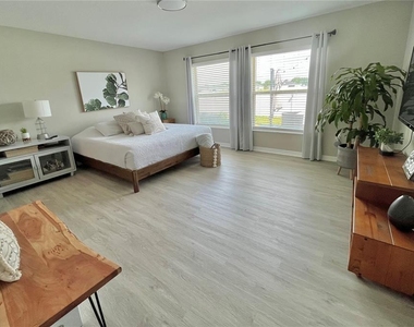 5667 Sw 92nd Place - Photo Thumbnail 14