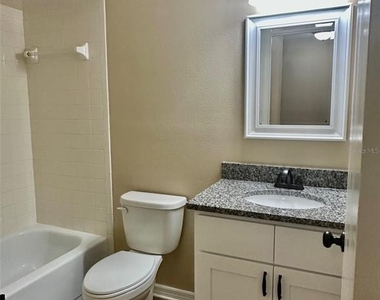 15082 Sw 38th Circle - Photo Thumbnail 4