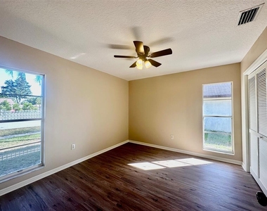 15082 Sw 38th Circle - Photo Thumbnail 5