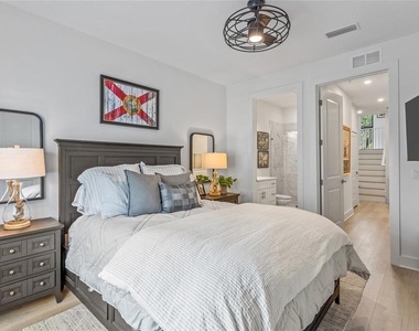 266 Park Lake Street - Photo Thumbnail 12
