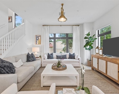 266 Park Lake Street - Photo Thumbnail 2