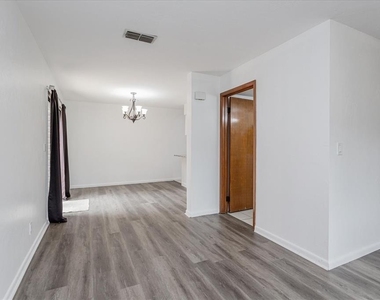 2134 Ne 45th Avenue - Photo Thumbnail 8