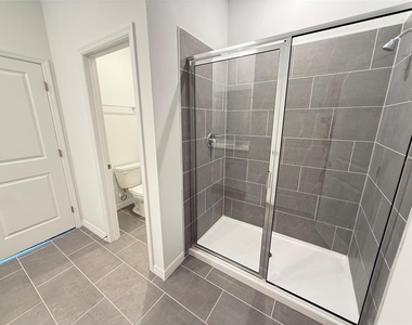 405 Eventide Avenue - Photo Thumbnail 15