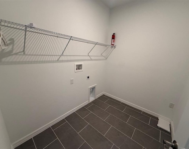 405 Eventide Avenue - Photo Thumbnail 29