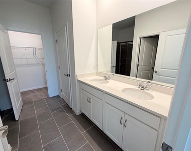 405 Eventide Avenue - Photo Thumbnail 12