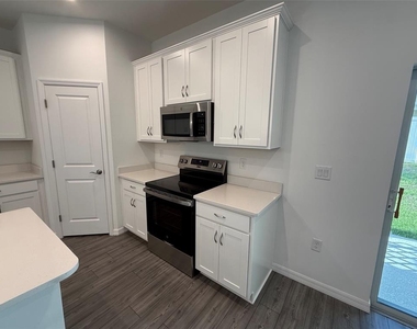 405 Eventide Avenue - Photo Thumbnail 5