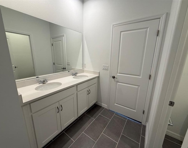 405 Eventide Avenue - Photo Thumbnail 13