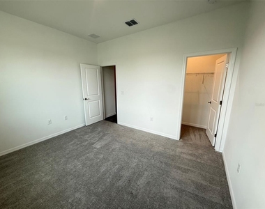 405 Eventide Avenue - Photo Thumbnail 19